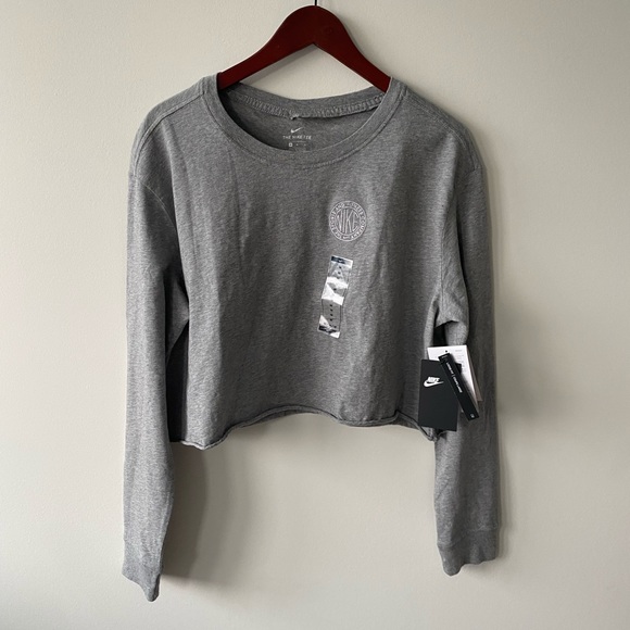 NWT Nike long sleeve Cropped - Picture 3 of 9